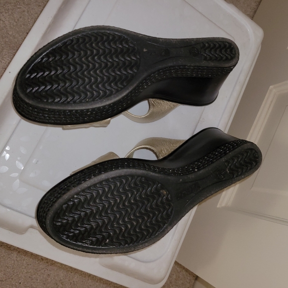 Sandals - Picture 3 of 3